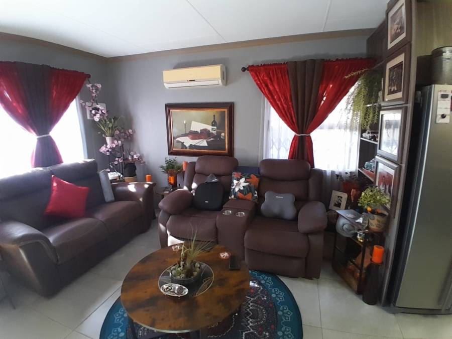 To Let 2 Bedroom Property for Rent in Kathu Northern Cape